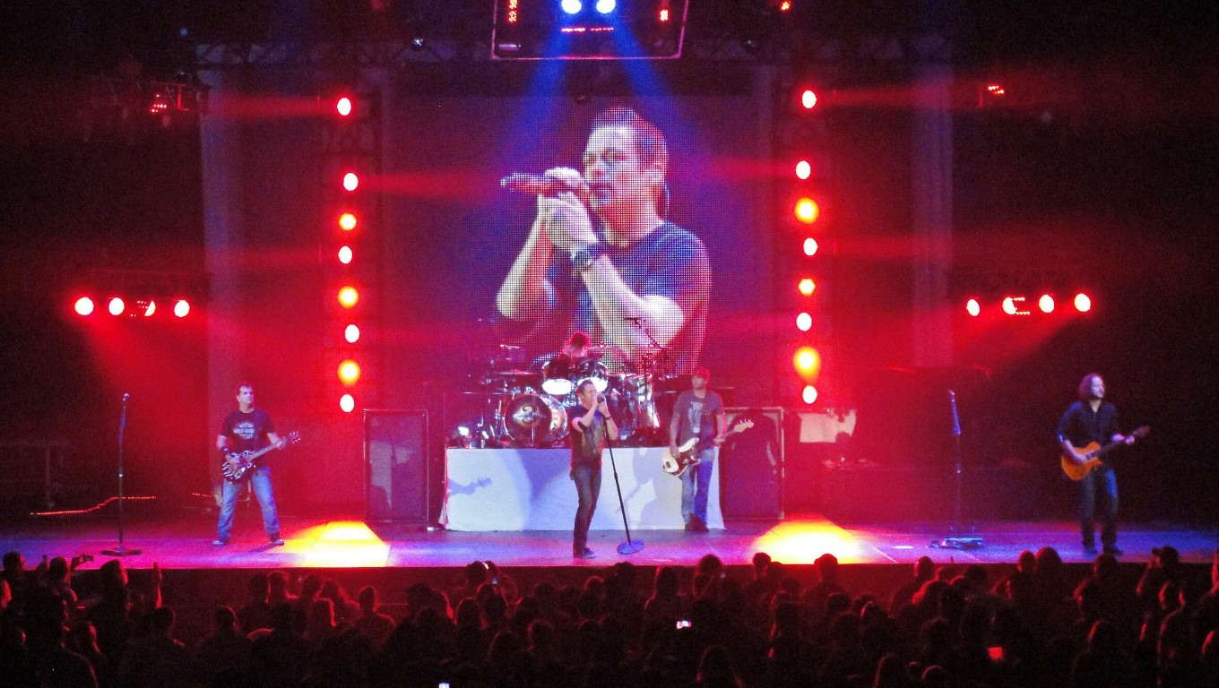Brad Arnold, sångare i 3 doors down har gått bort.